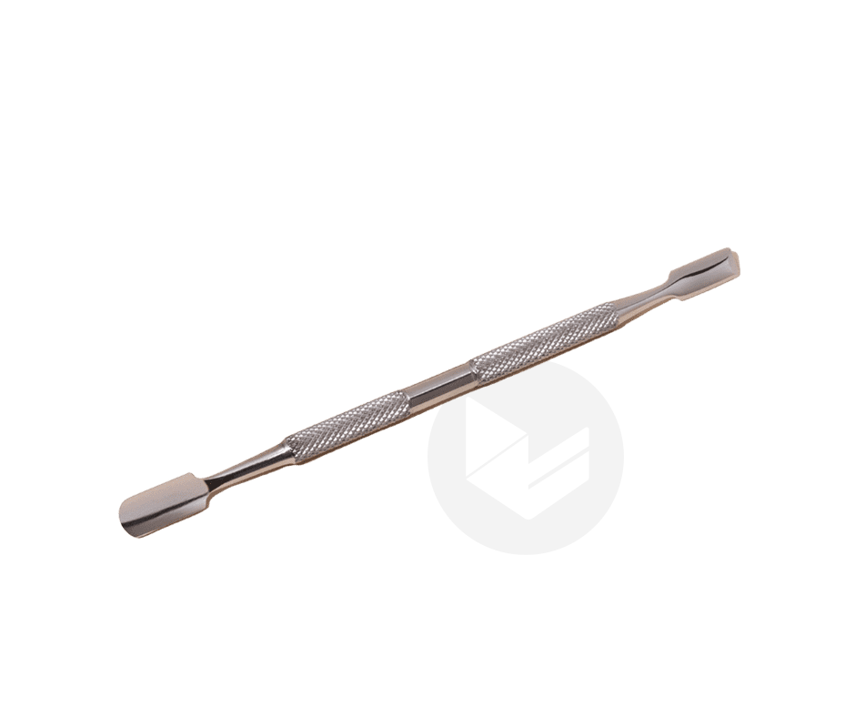 Pousse-cuticules en acier